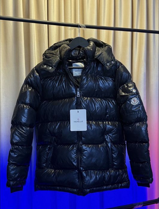 Geaca M.O.N.C.L.E.R Negru mat