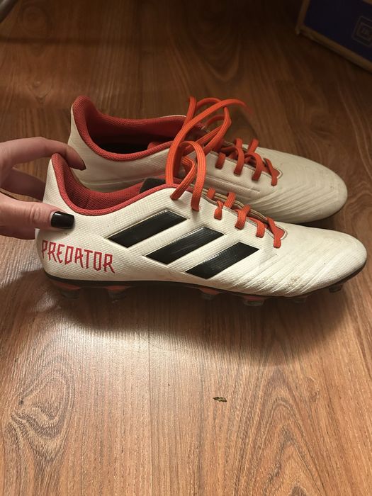 Ghete fotbal adidas predator