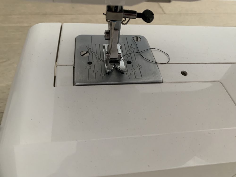 Швейная машинка Janome 3112R — почти новая, использовалась 2 раза