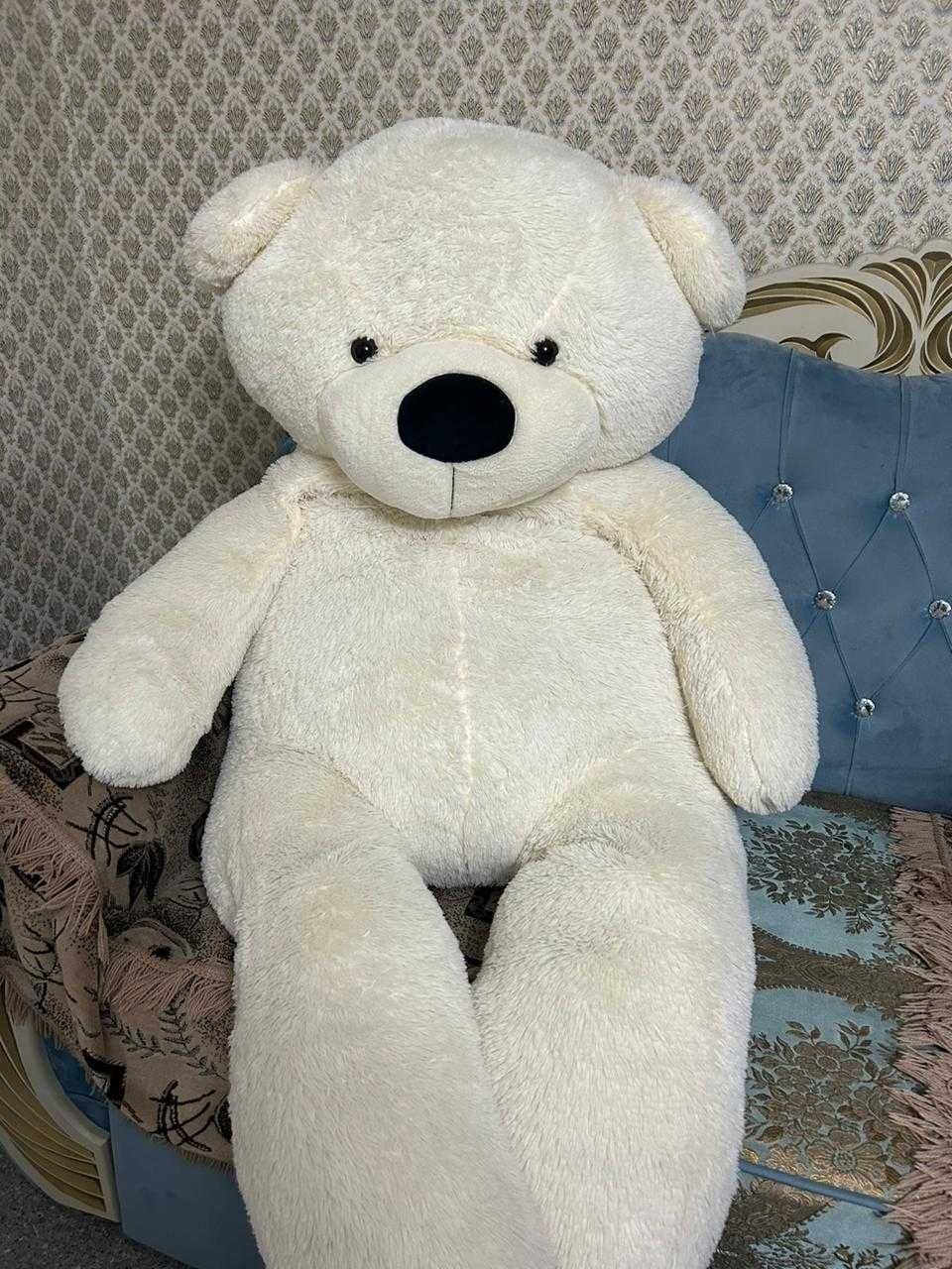 плюшевый белый медведь
