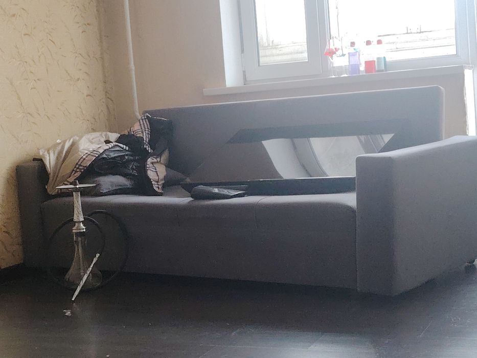 СРОЧНО Удобный диван для комнаты