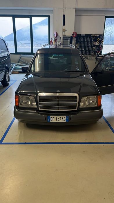 Vând limuzina funerara , dric Mercedes w124