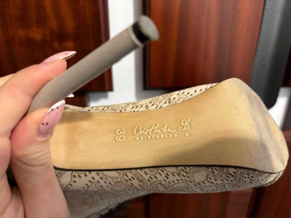 Botine din piele tip buffo,perforate cu dantela+siret Cristhelen B, 39