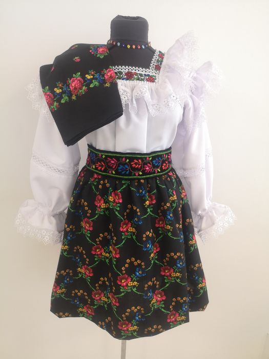 Costum popular pentru femei de Maramures