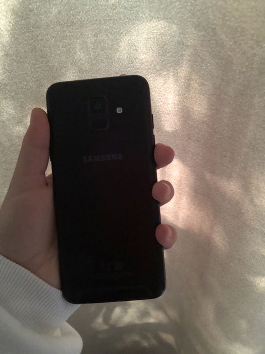 Samsung Galaxy A6 (2018).