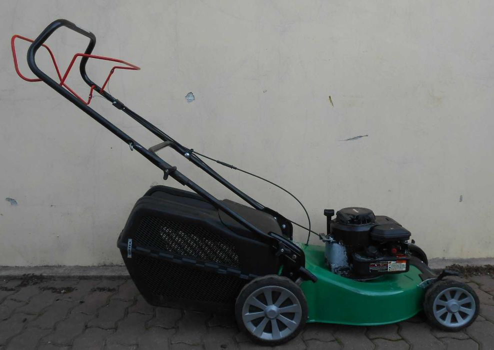 Masina tuns iarba gazon AUTOTRACTIUNE benzina Briggs&Straton