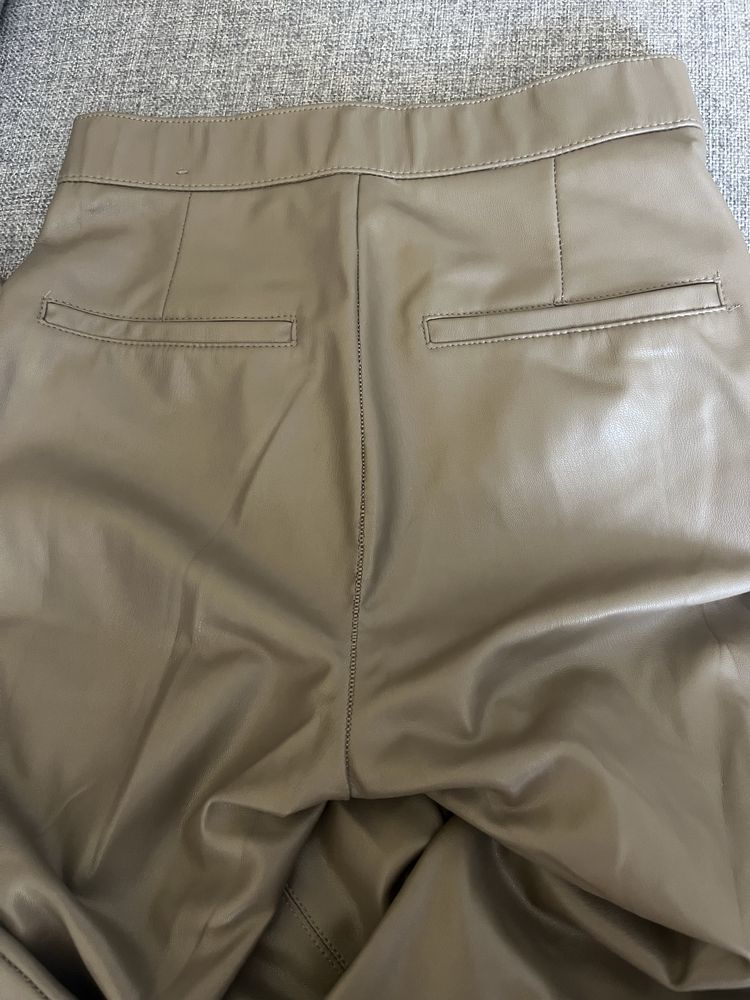 Кожен клин Zara с ципове
