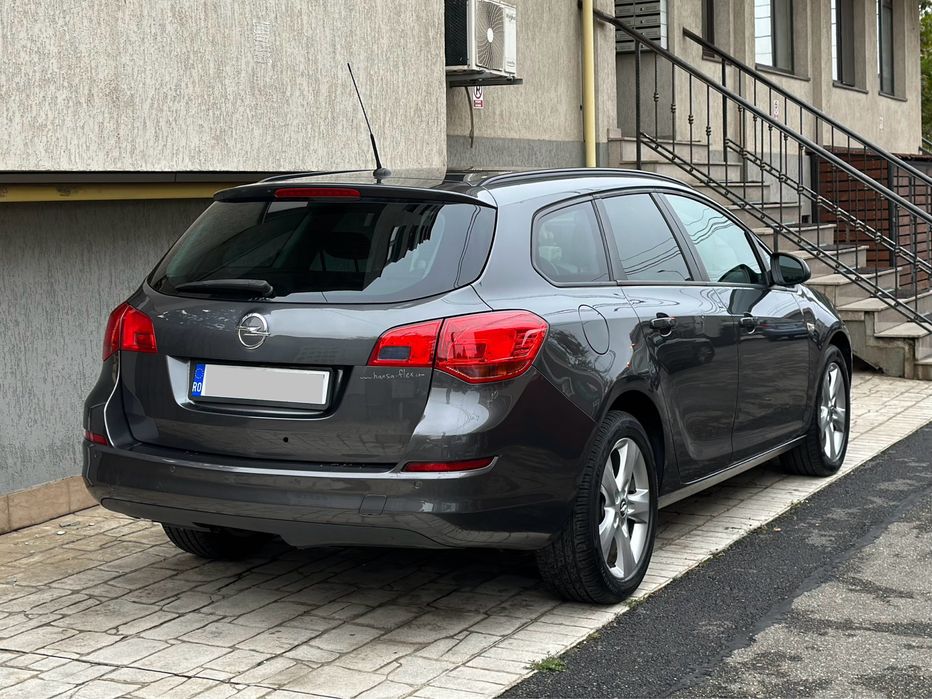 Opel Astra J 2011 1.7 cdti 110 CP Euro 5
