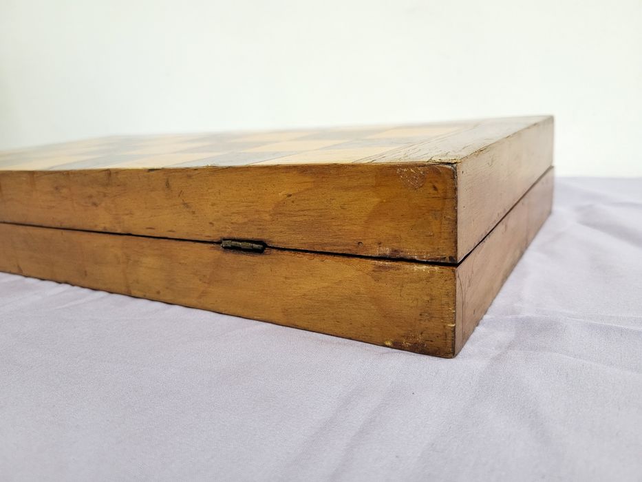 #9 Стар дървен шах и табла от времето на соца