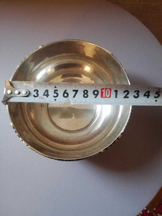 Vand castronele decorative din argint