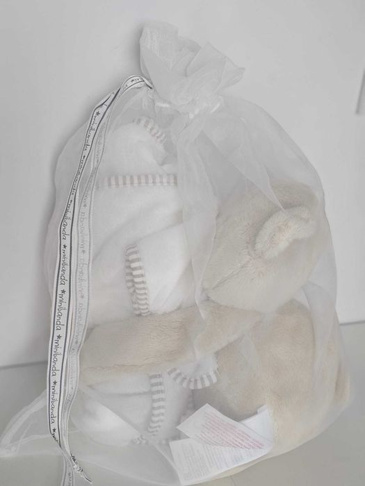 Ursuleț de pluș cu păturică – cadoul perfect pentru cei dragi