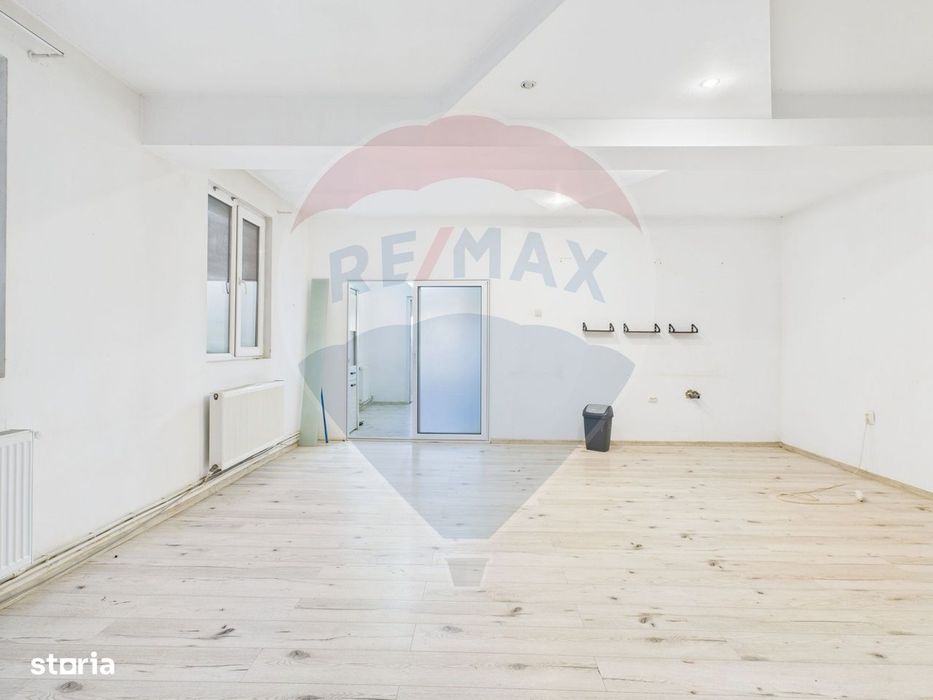 Casa / Spațiu comercial cu 5 camere si 300mp curte, in Bd. Gloriei