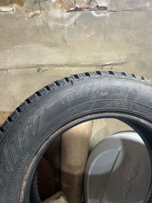 Продаю  зимнюю резину 185/65R15 NORDMAN