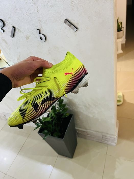 Ghete Puma Future neon cu negru – mărimea 44