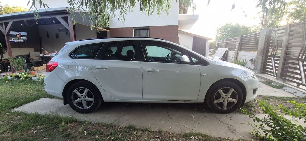 Opel Astra j 2014