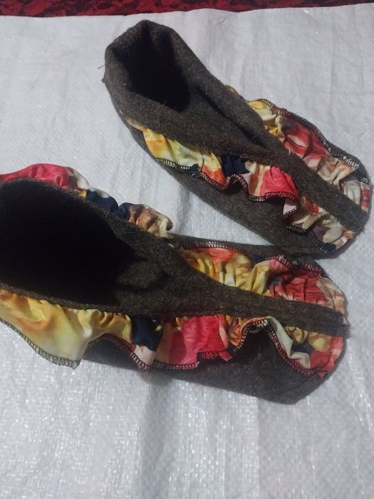 Продам тапочки-следки теплые из  войлока