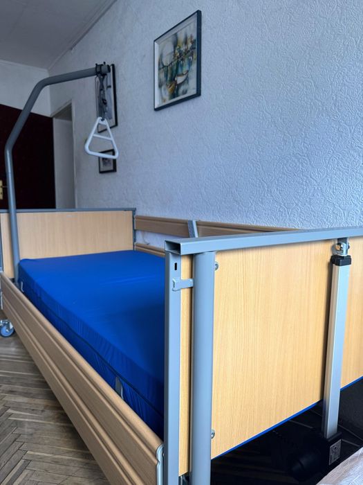 Електрическо болнично легло Ecofit S с антидекубитален матрак