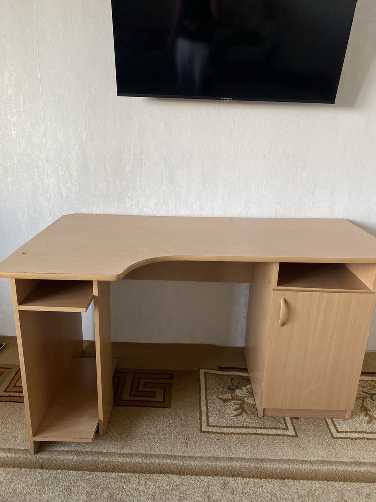 Компьютерный стол парта