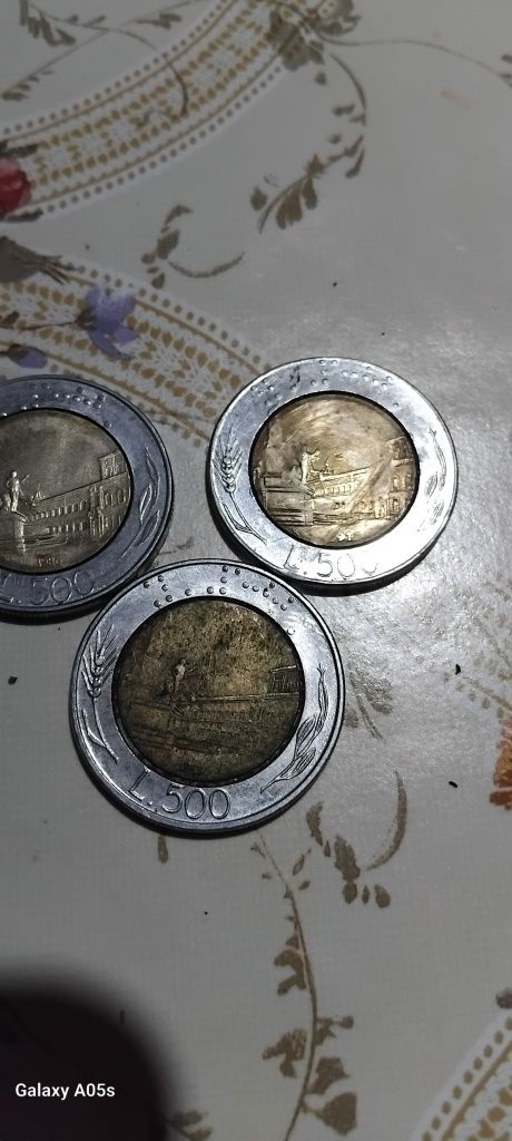 Vand monezi de 500 lire 4 buc