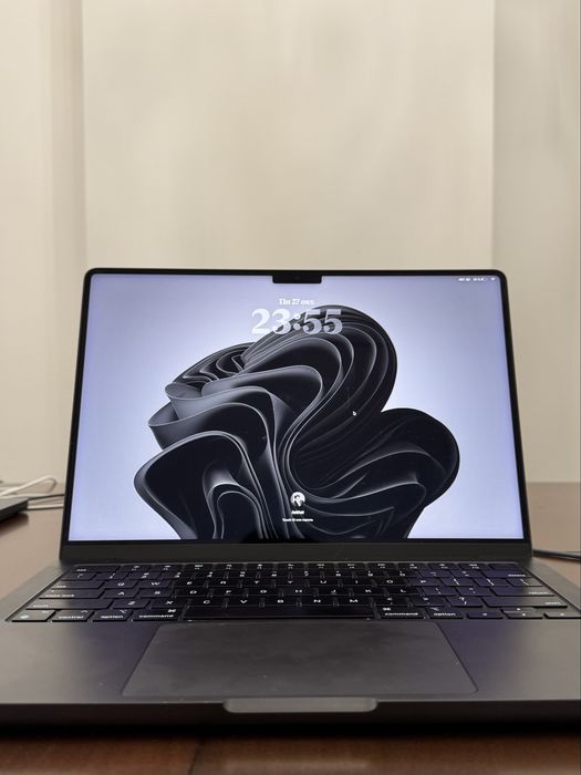 MacBook Pro M3 (14)