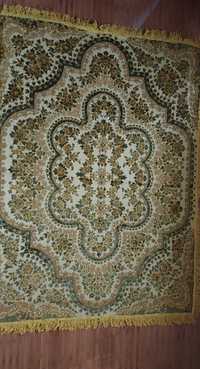Carpete din tarile arabe, vechi de 45 ani