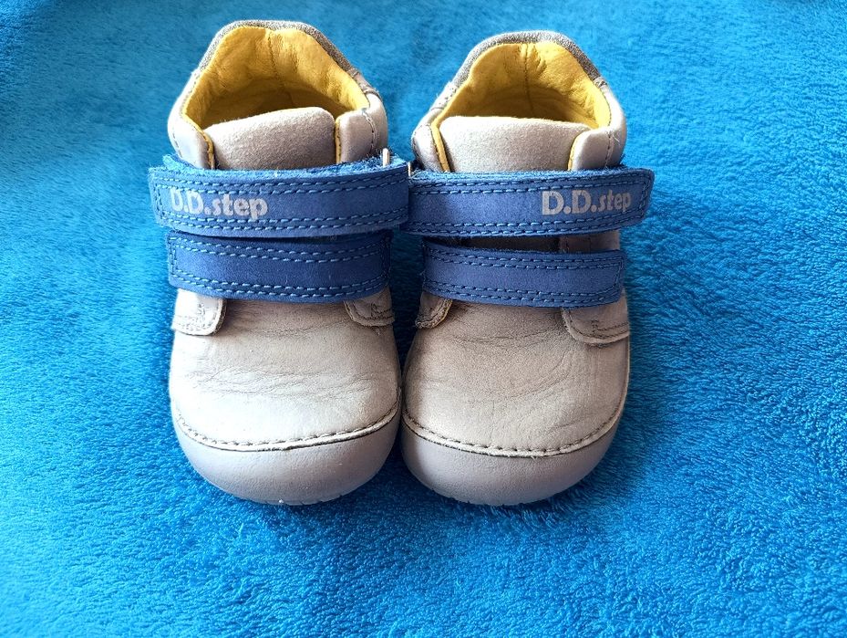 DD step barefoot