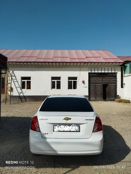 Лассети 1.8 сотилади