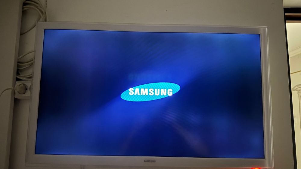 Продам телевизор samsung