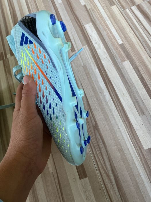 Детски футболни бутонки номер 35