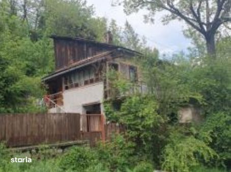 Casa si teren Petrosani, jud. Hunedoara - termen 23.10