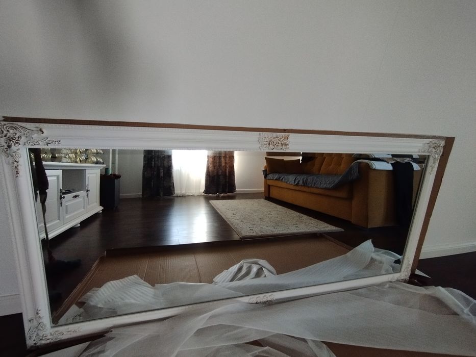 De vânzare oglinda superba