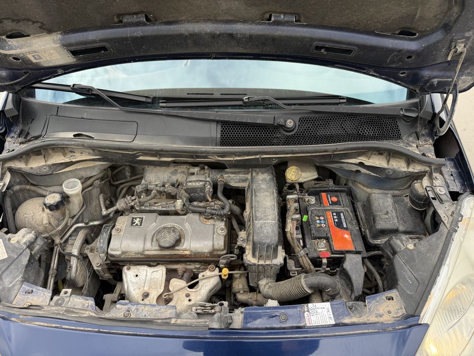 Peugeot 1007 Автоматик 1.4 бензин 2006г 131000км Зимни гуми Климатрони