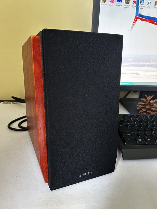 Edifier R1700BTs