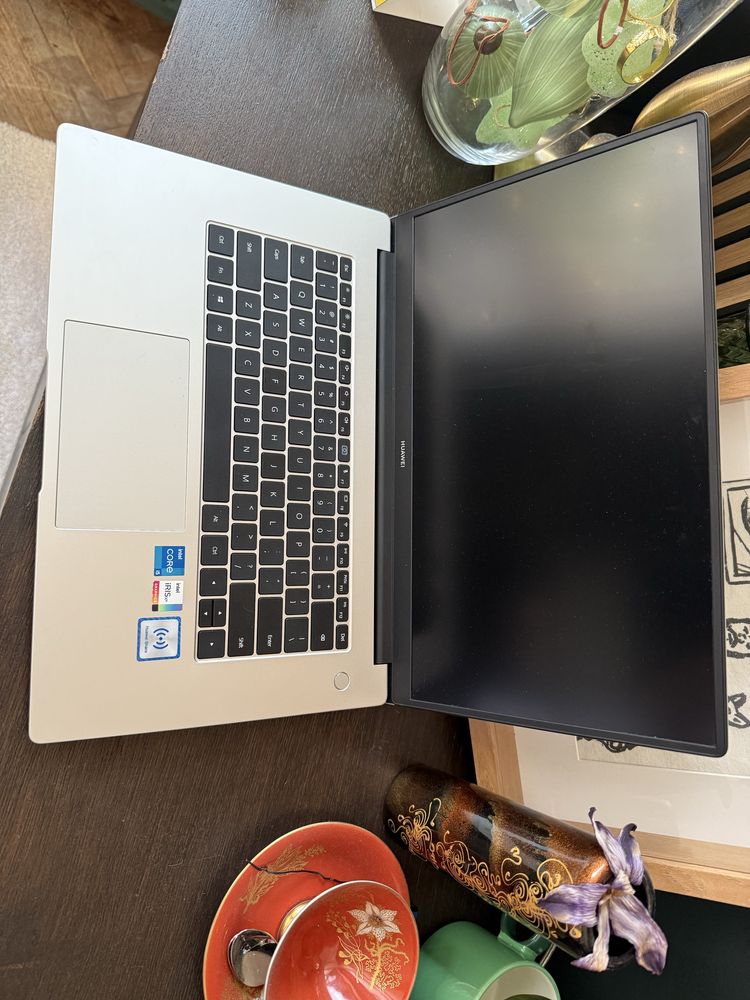 vand macbook huawei 16 inch subtire