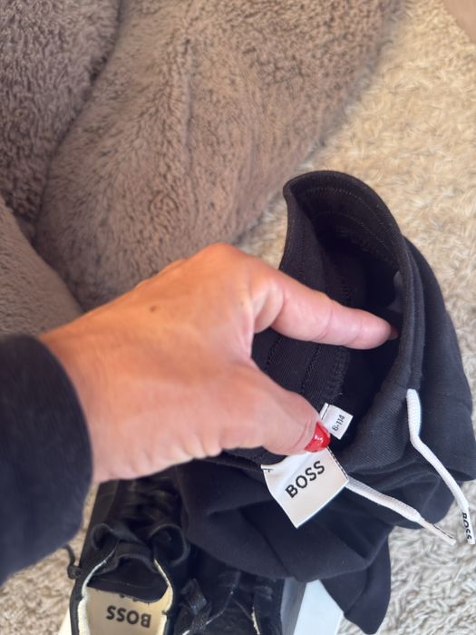 Анцуг BOSS черен за 6 години