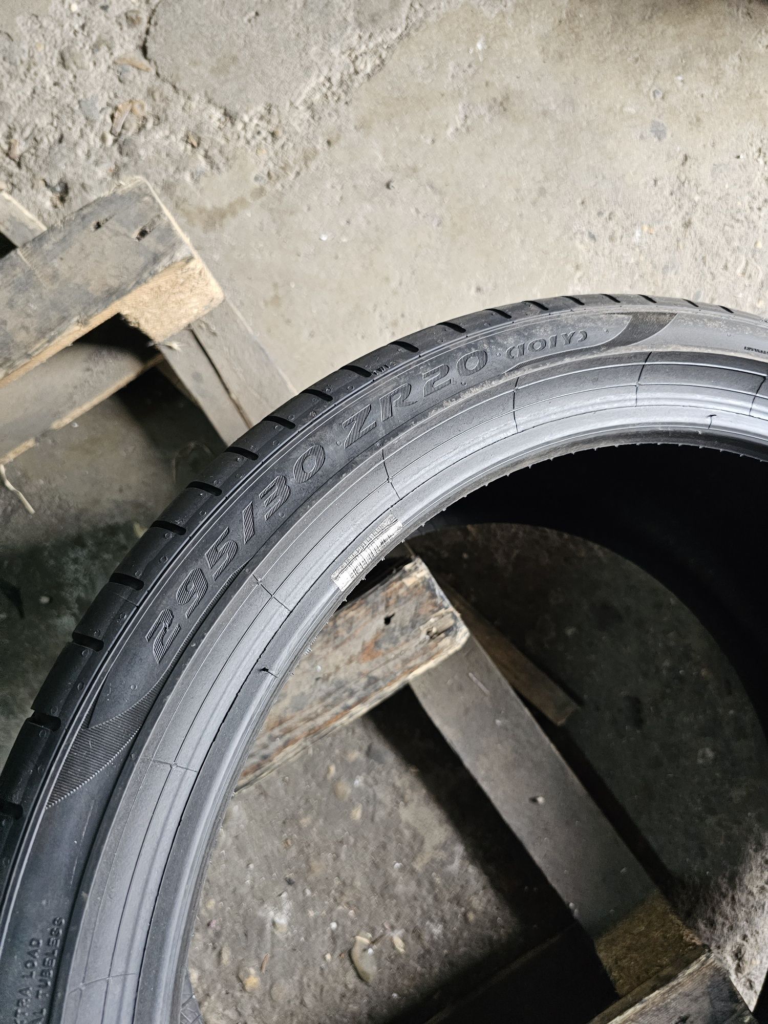 2 anvelope vara 295 30 20 Pirelli Pzero