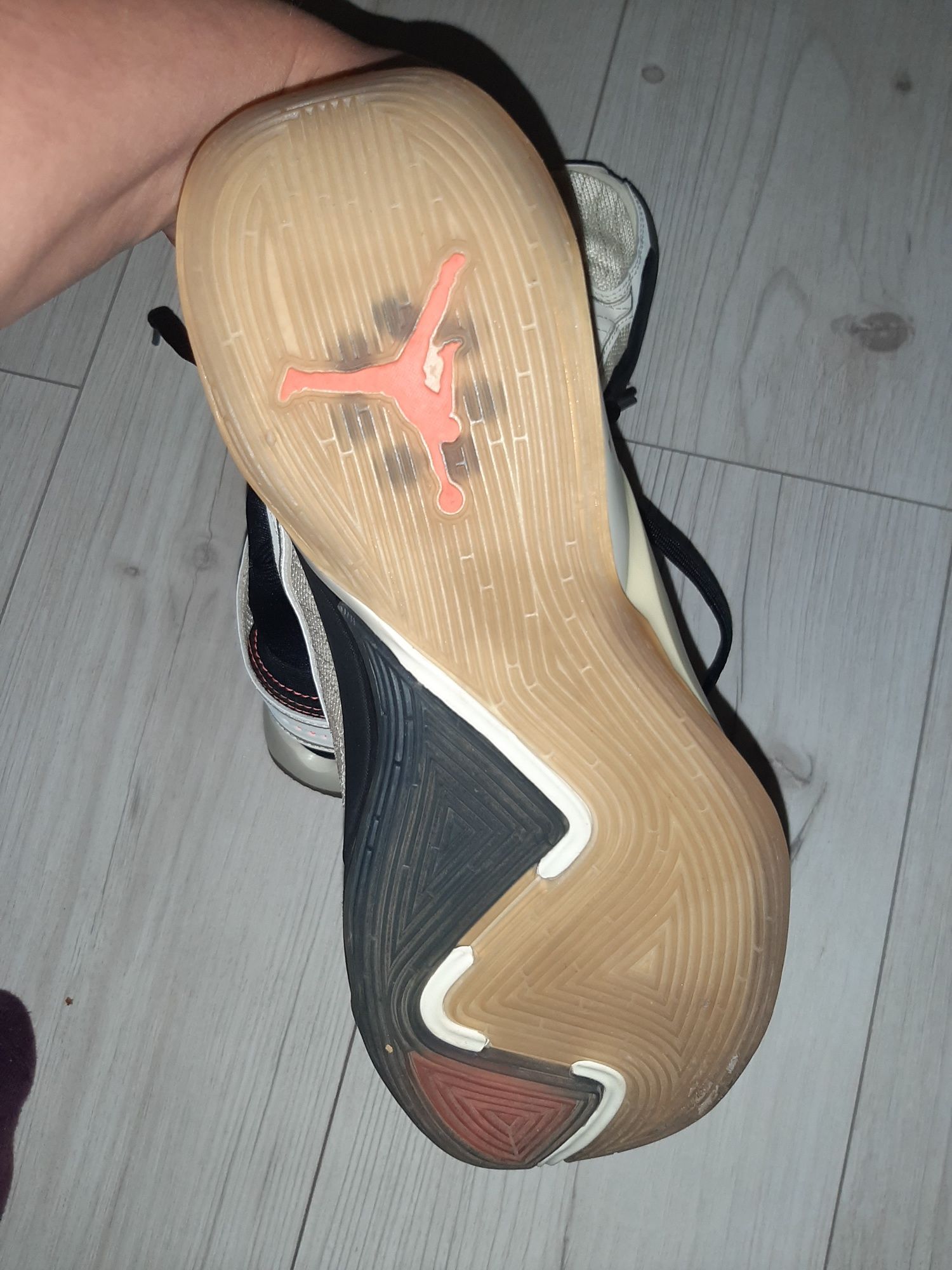 Маратонки Nike MD Runner и Nike Jordan Luka