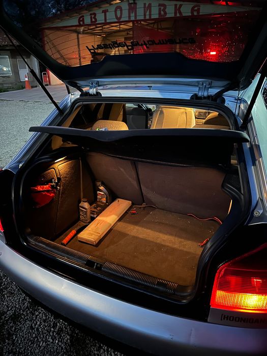 Продавам ауди а3 8л