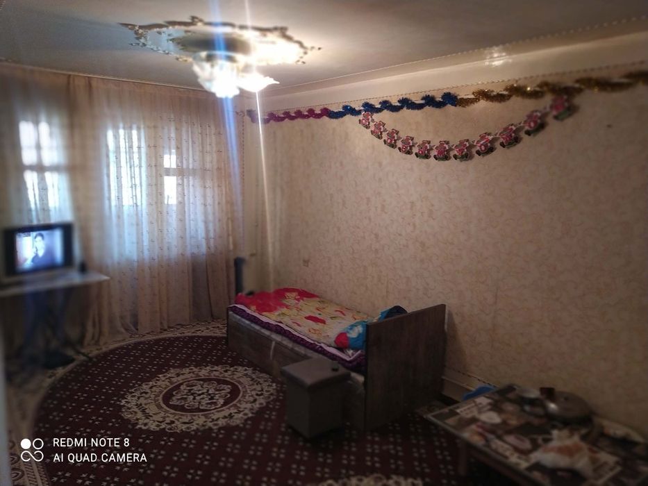Квартира сотилади срочно за каналда садаф туйхона оркасида