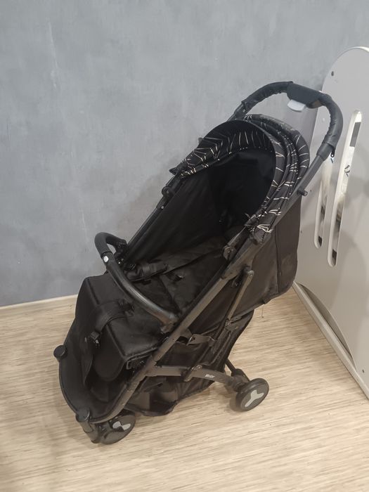 Продам прогулочную коляску