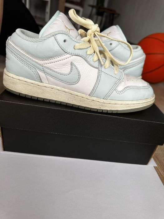 Aır jordan 1 low Pantofi foarte comozi, puțin folosiți.