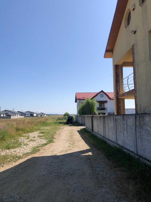 TEREN INTRAVILAN DE VANZARE (2,5 PARCELE) pentru constructie casa