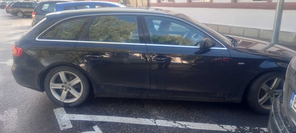 Vând mașină Audi B8 A4