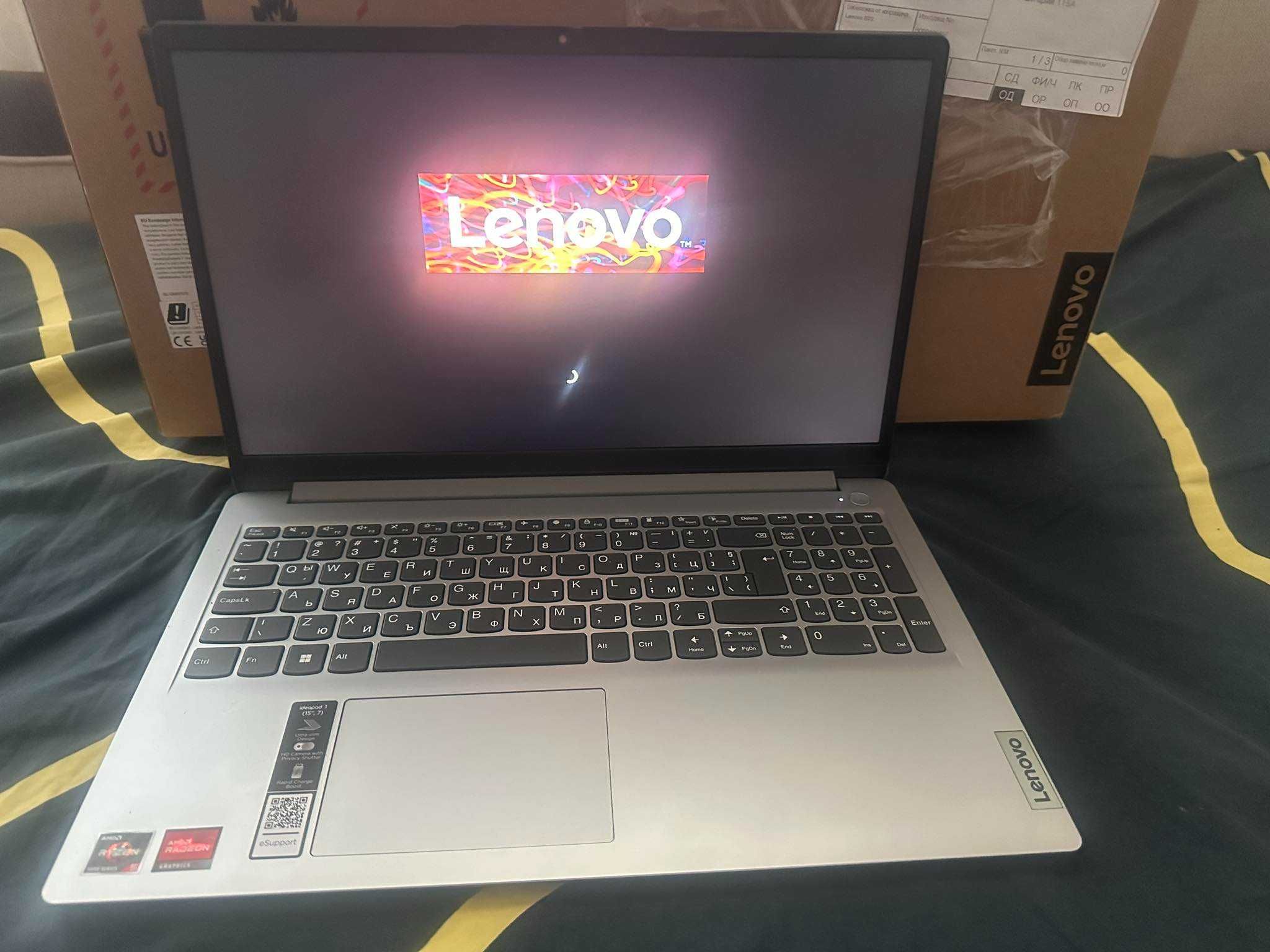 Лаптоп Lenovo чисто нов