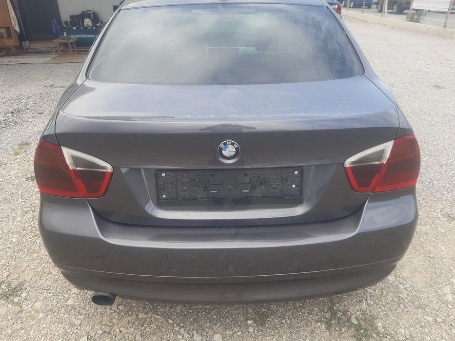 чекмедже  за багажник бмв е90