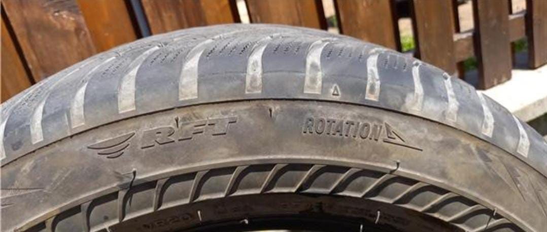 2 anvelope iarna runflat Bridgestone