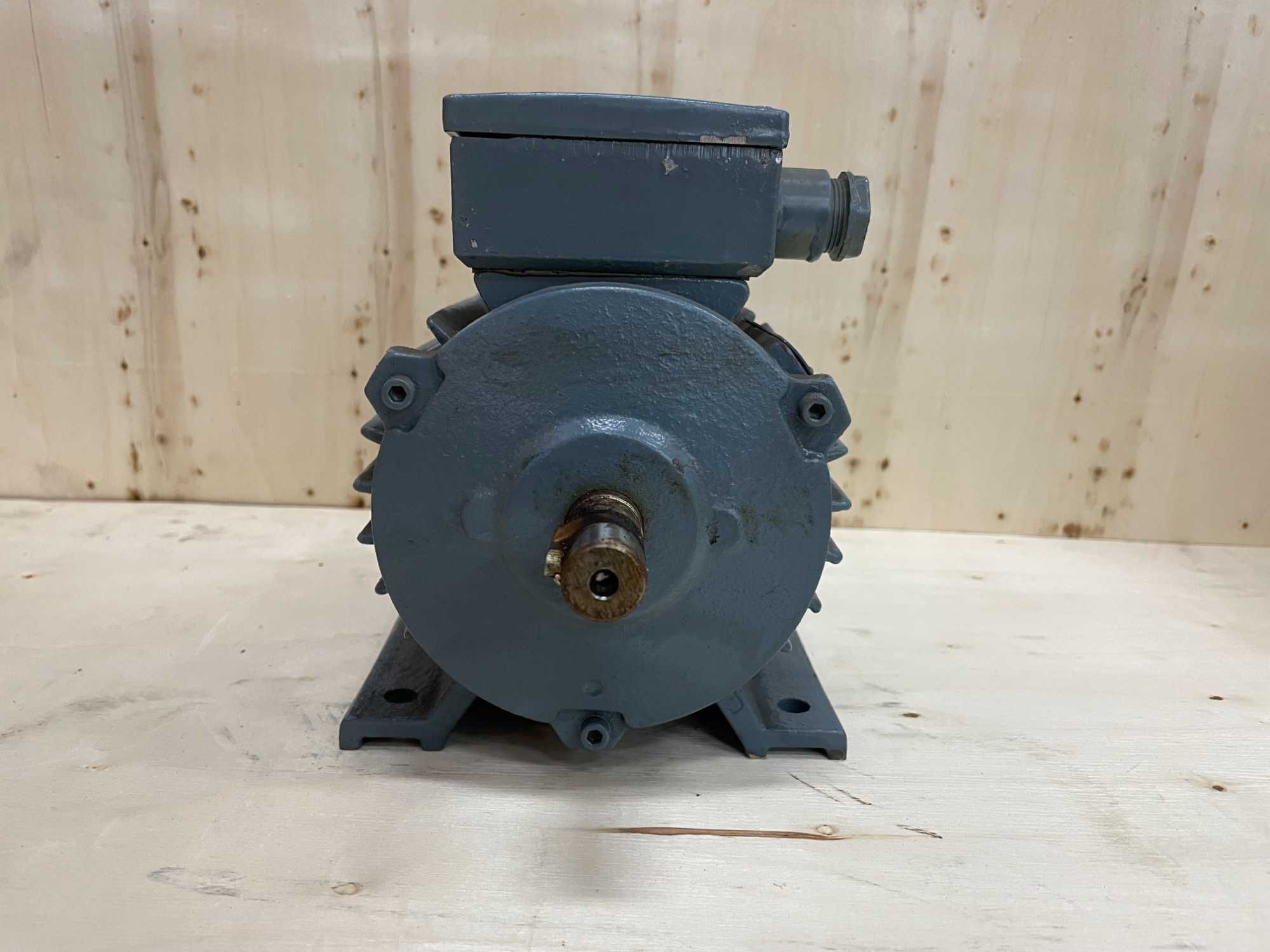 Eлектродвигател ЕЛПРОМ 4АО-80А-6D, 2.2 kW, 220/380V, 940 об/мин
