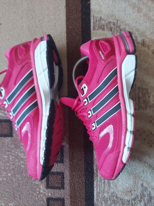 Дамски маратонки Adidas response cushion 22
