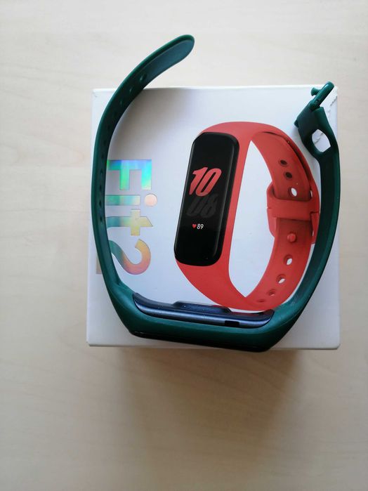 Vând brățară Samsung Galaxy Fit2
