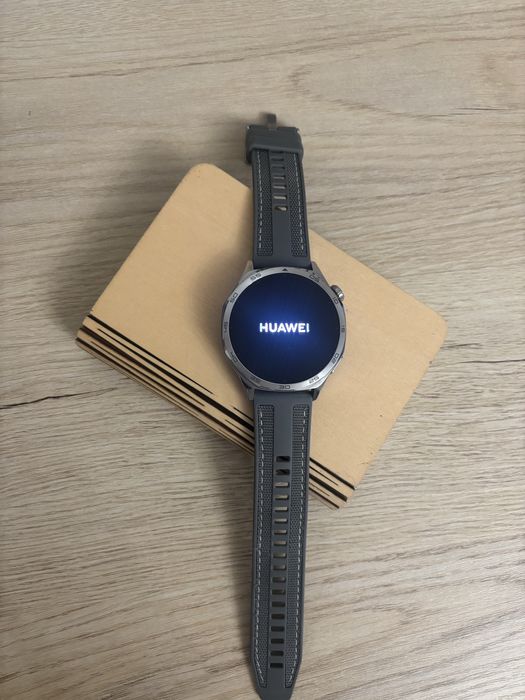 Продам часы Huawei GT5